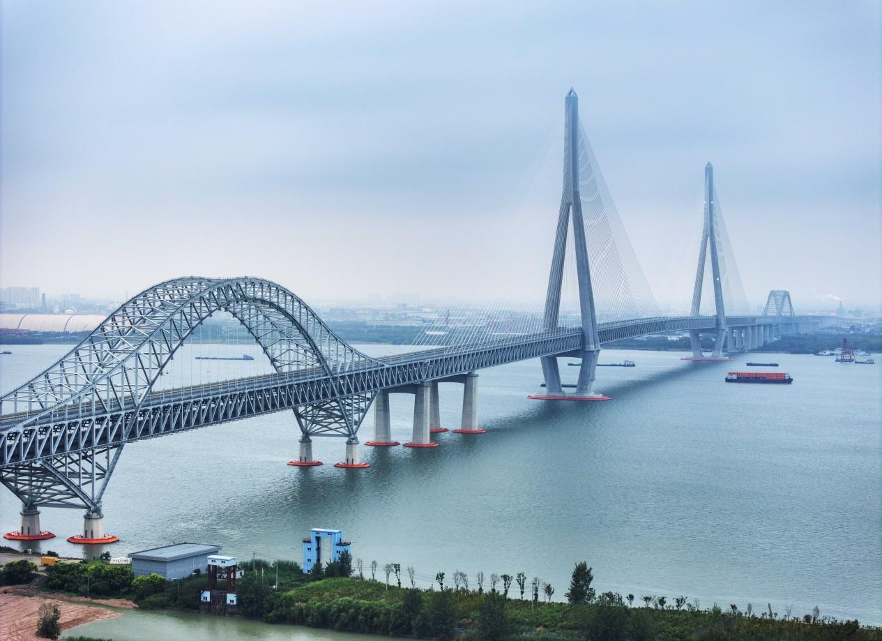 常泰长江大桥通车。顾继红摄