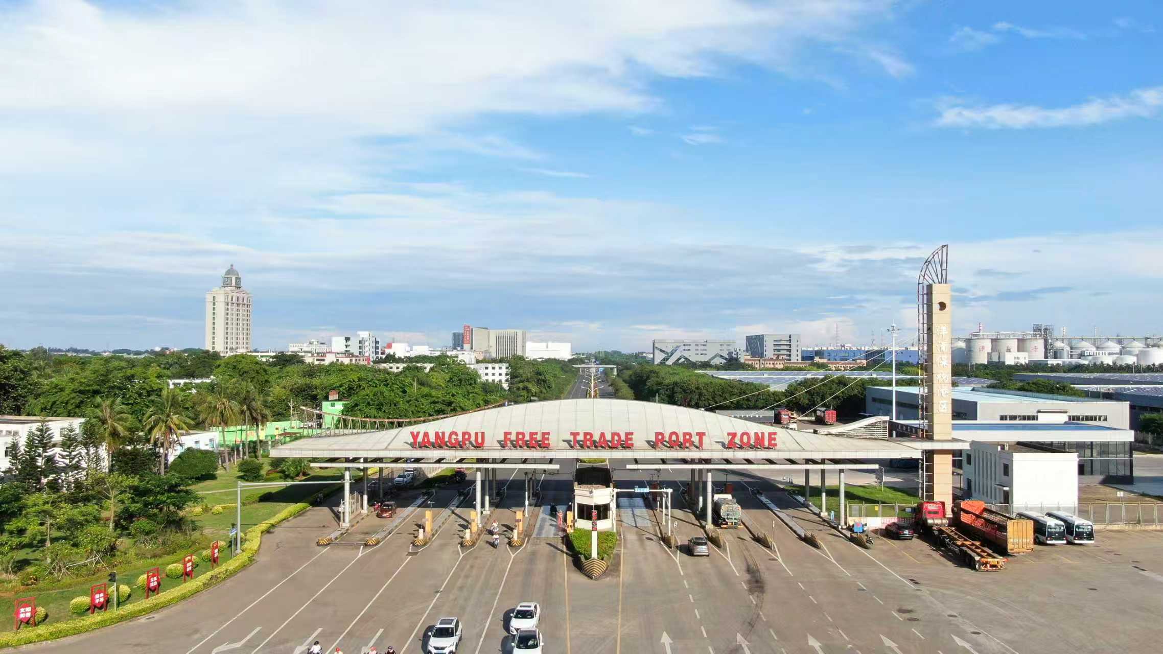 洋浦保税港区。人民网记者 符武平摄