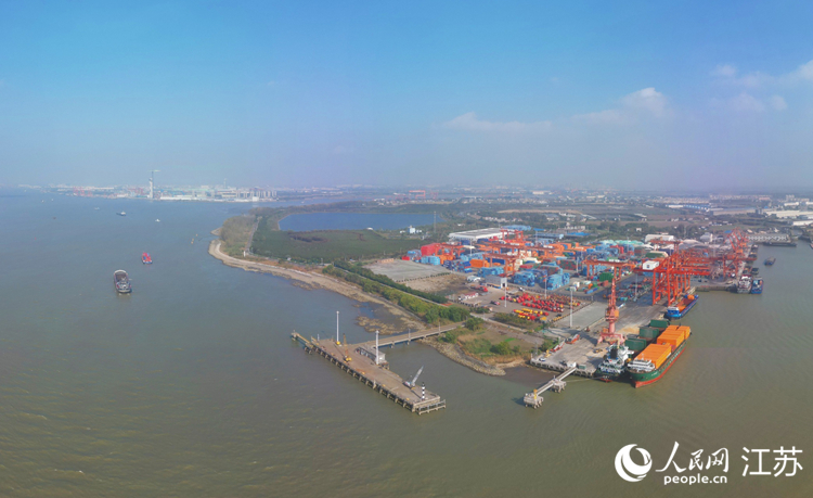 航拍如皋港。人民网记者 王继亮摄