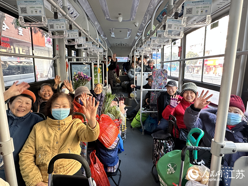 “早市专线”成为移动的“菜篮子” 。人民网 王纯摄