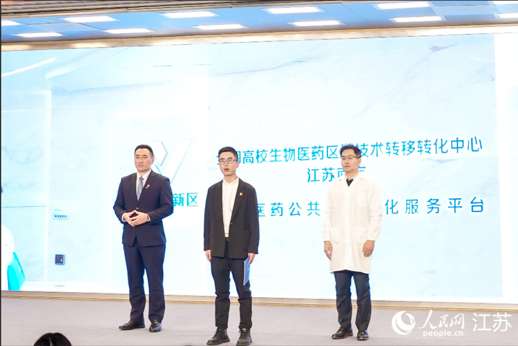 “科技红娘”真实案例搬上舞台。人民网 范尧摄